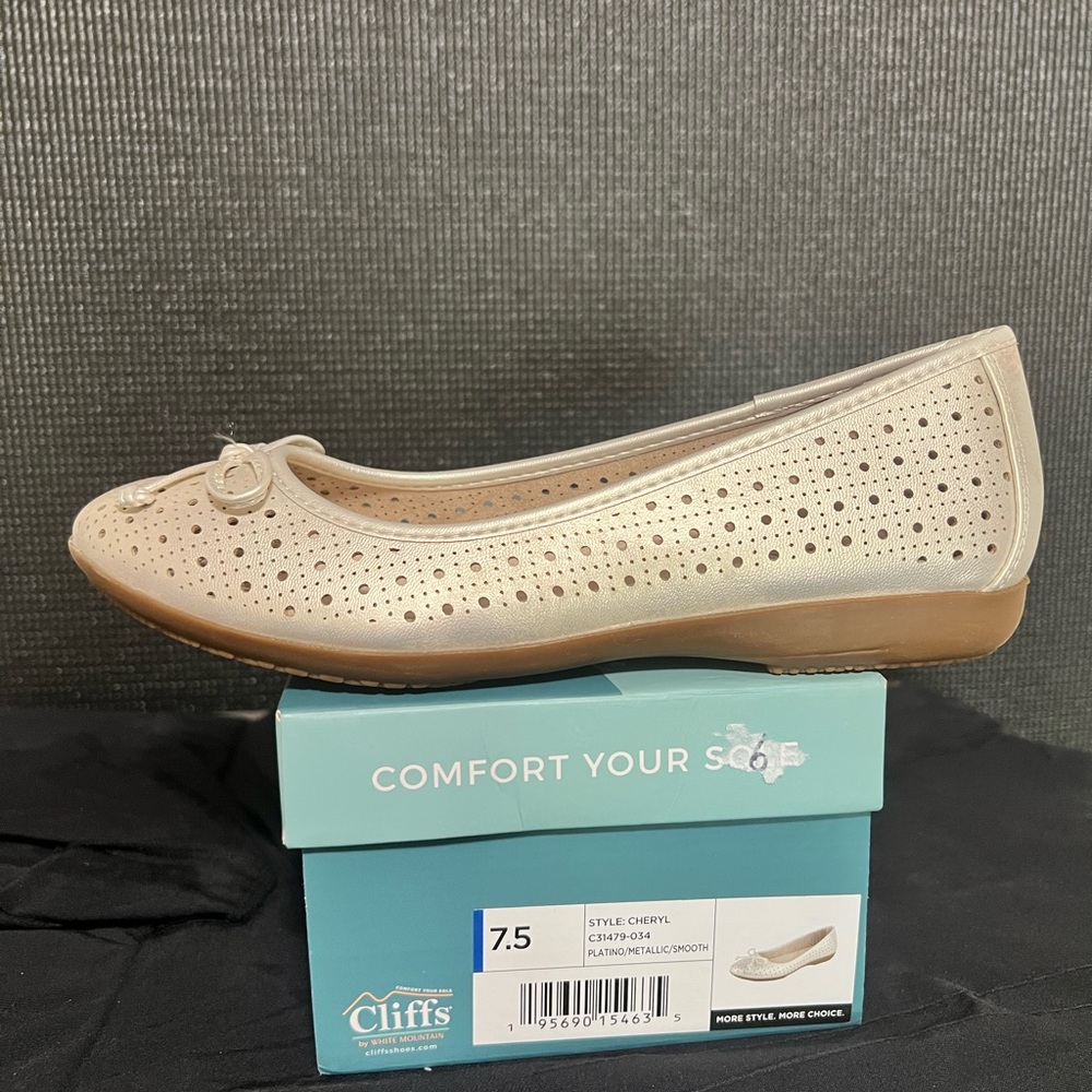 Cliffs by White Mountain Women's Beige Perforated Flats